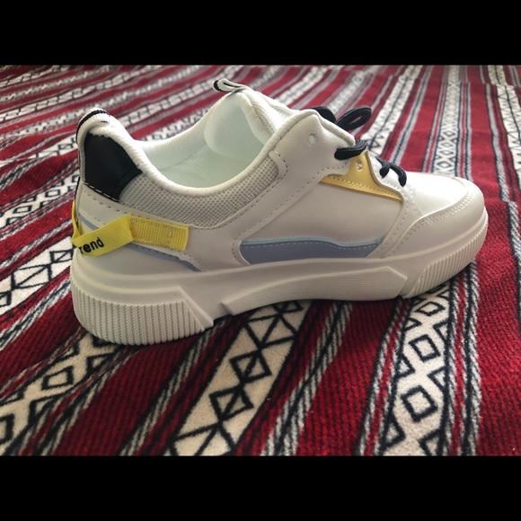 Shoes - Picture 4 of 6